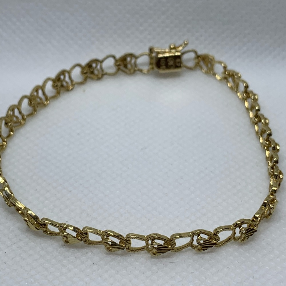Ladies 7” 10k Heart Link Bracelet 5 Grams